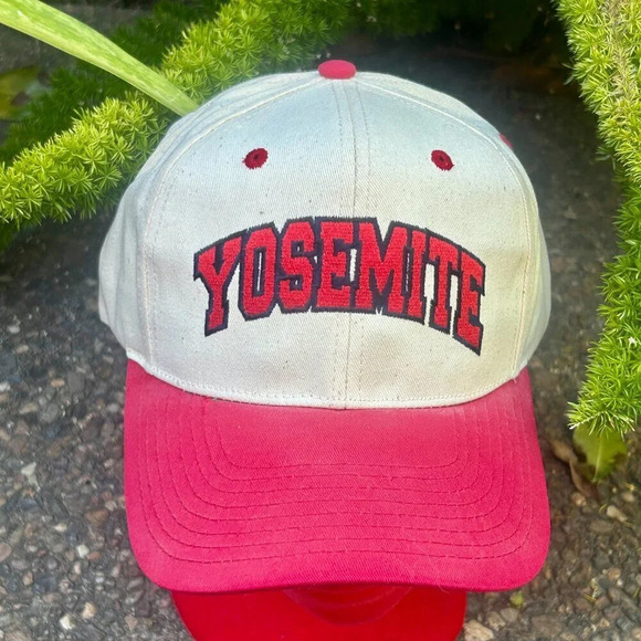 Yosemite Embroidered Snapback Trucker Cap NWOT - Picture 7 of 7